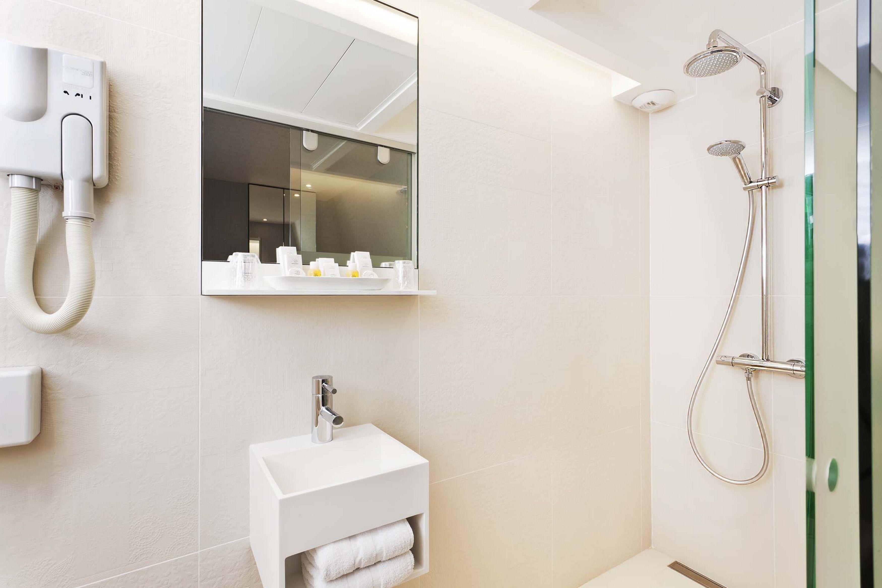 Vlh Montparnasse Eiffel Hotel 3*