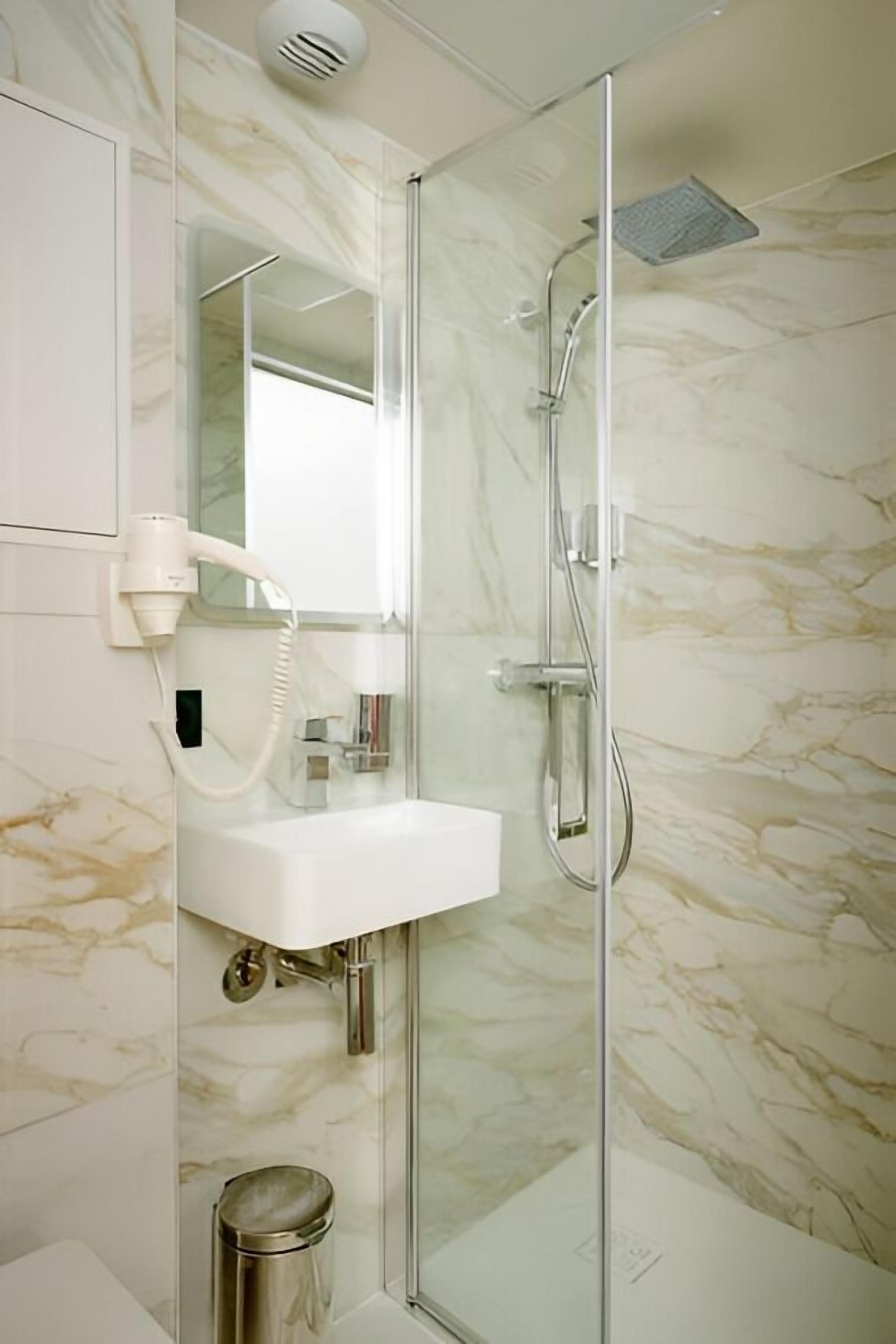 Vlh Montparnasse Eiffel Hotel Paris