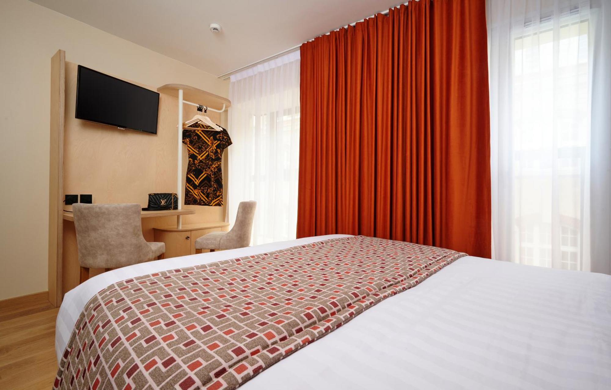 Vlh Montparnasse Eiffel